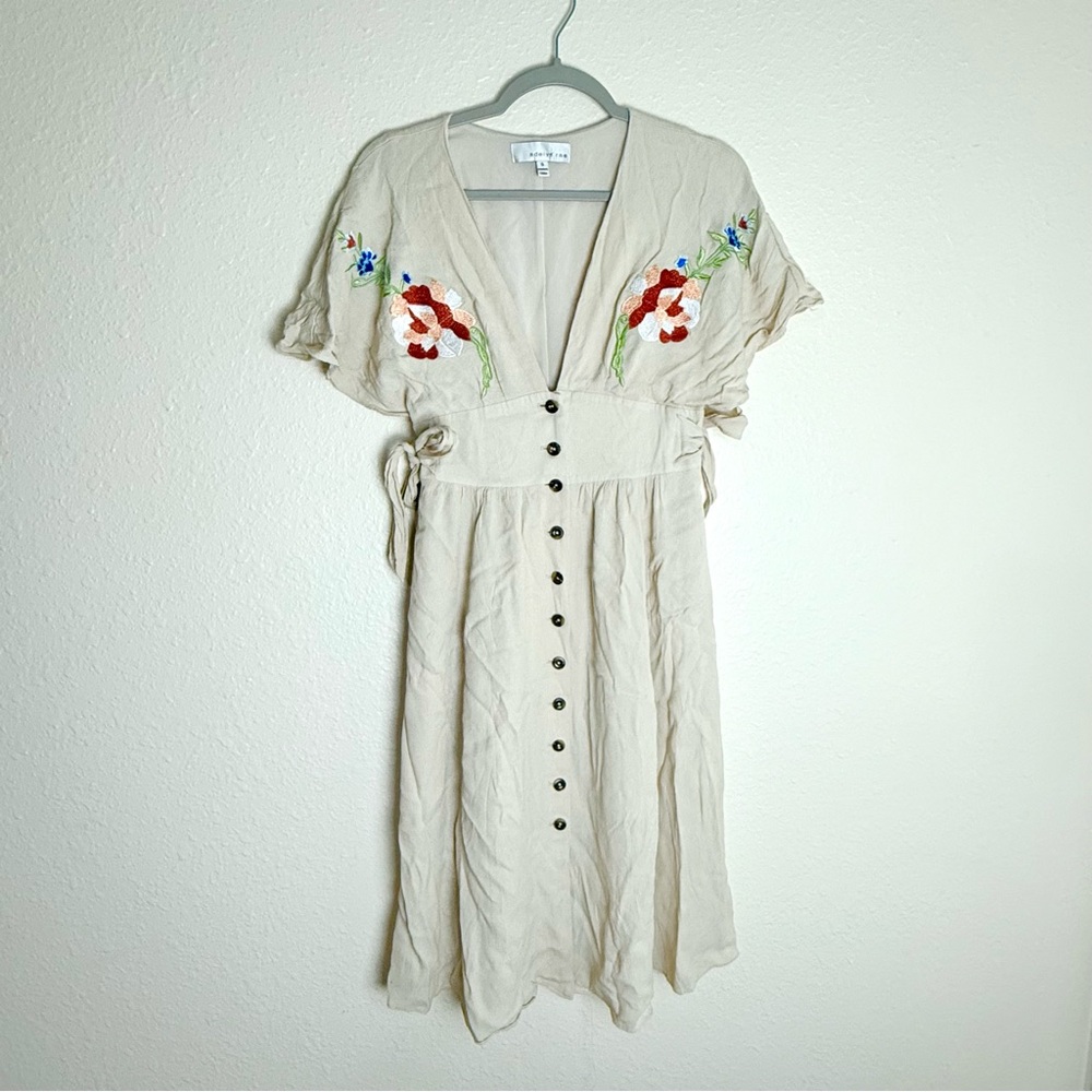 Adelyn Rae Cream Embroidered Midi Dress Sz Small v-neck button down boho dress
